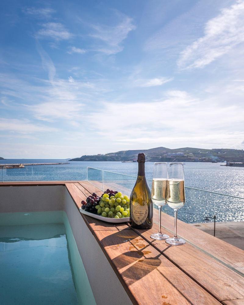 Shapes Luxury Suites Ermoupoli Exterior photo