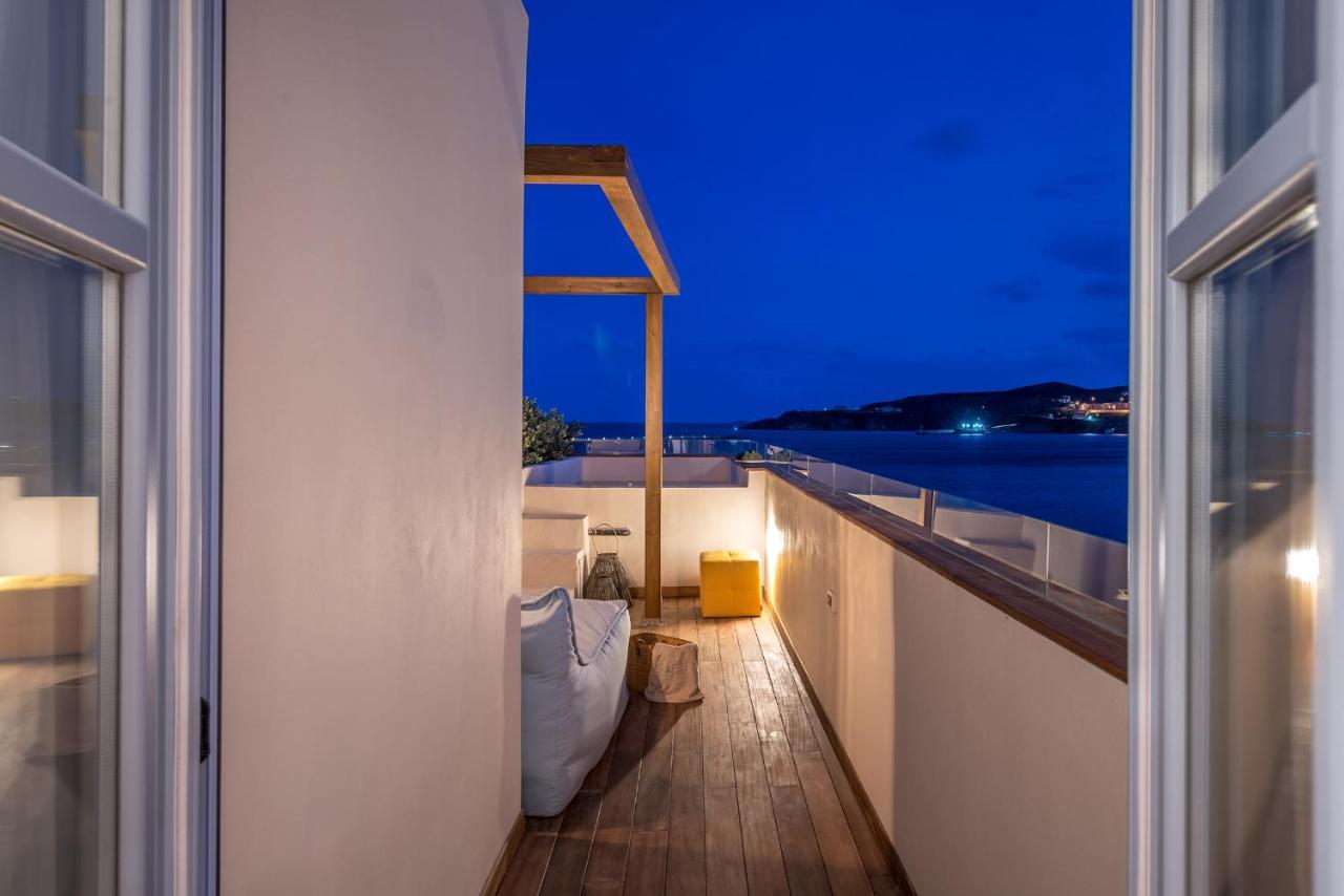 Shapes Luxury Suites Ermoupoli Exterior photo